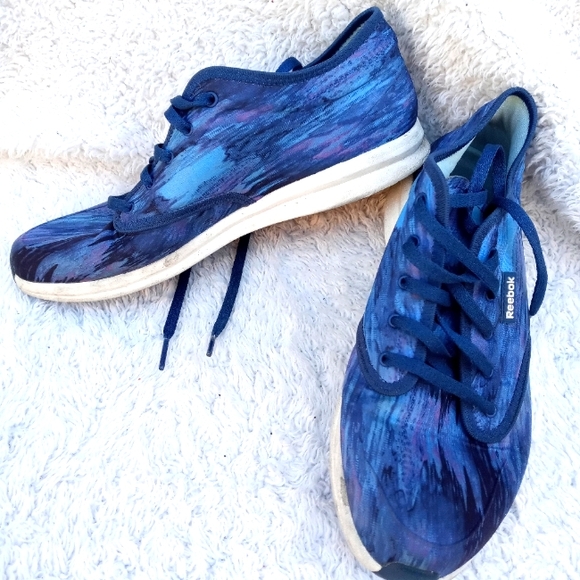 VINTAGE 90'S REEBOK TENNIS WOMENS SZ 7.5 BLUE SKYSCAPE CHASE LACE UP MANMADE - Picture 1 of 7